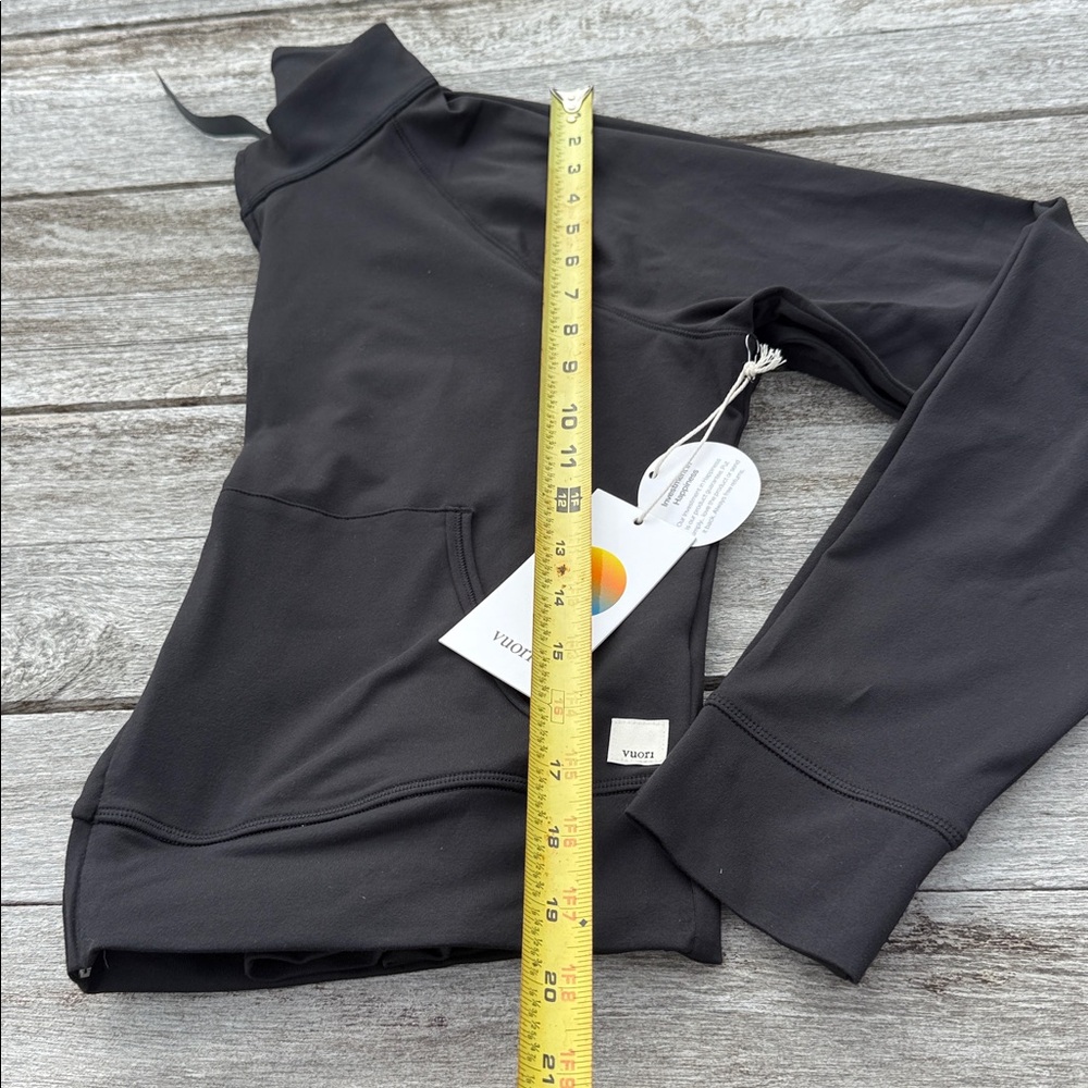 VUORI Halo Mini Track Jacket BLACK‎ SIZE XL NWT - Picture 2 of 4
